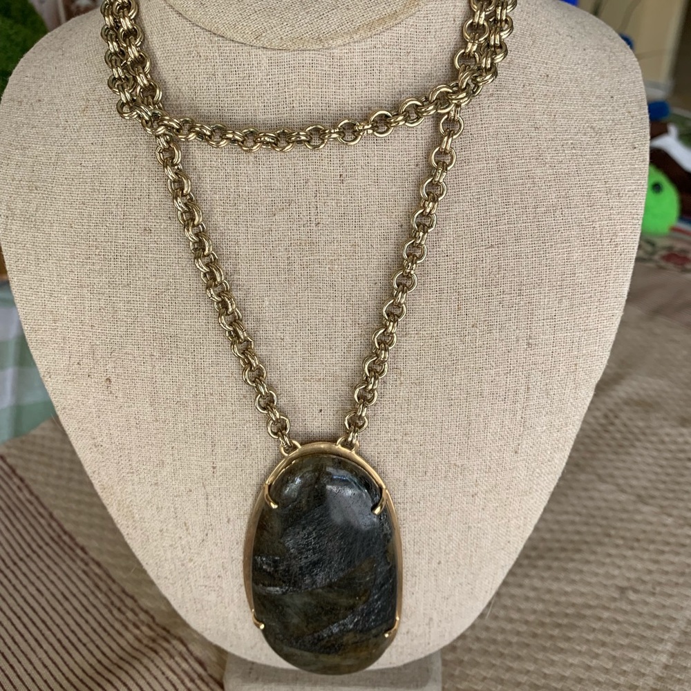 Leona pendant necklace